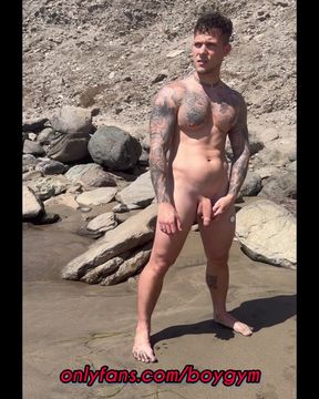 HOT PISS in a Public BEACH!! People Can Discover Me😈