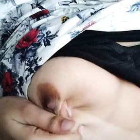 HOT DESI GIRL SHOWS HER BIG BOOBS