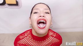 Bukkake Latin - Rosex Argentina culona recibe esperma por litros.