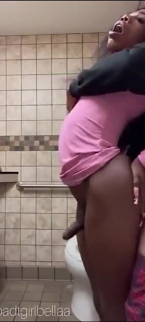 Shemale Like a Black Diamond 🤤 (Vertical video)