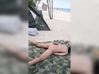 Кончила прямо на пляже в Германии