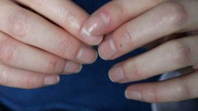 Aurora's Pretty Fingers CLOSE UP