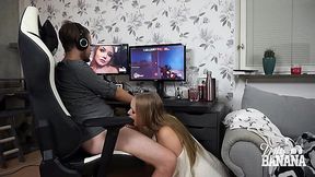 Filthy blowjob during Overwatch break ends in messy cumshot