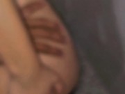 Flaca de 19 años cogiendo y gimiendo en el baño sin condón