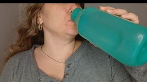 Drinking 1 Liter of Water – Full Belly & Water Drinking