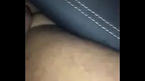 Dei pro vizinho no carro