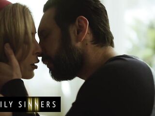 (Aiden Ashley) Has Multiple Orgasms Whilst Riding Her Stepbrother's (Tommy Pistol) Schlong - Family Sinners
