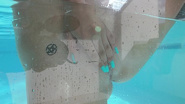 Polly petrova and Candy Crush get fucked deep in the ass after fucking each other in the pool. (Balls deep anal, atogm