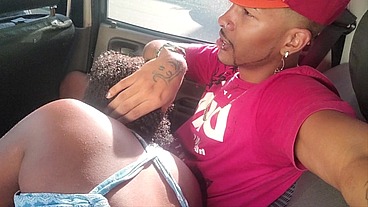 Chamando uma Mulher Desconhecida Para Transar Dentro Do Carro Por Dinheiro