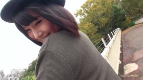 This inexperienced woman first shown some shyness, but eventually engaged in sexual intercourse