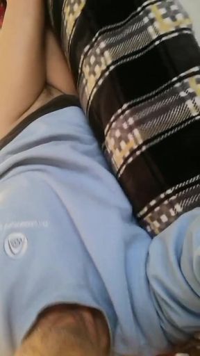 With the trunk behind<br />
The club makes me come. I feel spasms of pleasure. When I finish the ass he throws it.