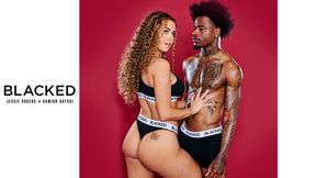 Winsome Jessie Rogers - curly hair clip - Blacked.Com