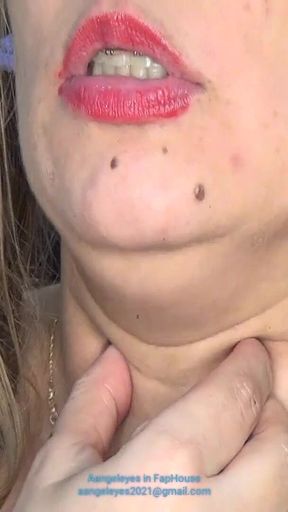 Super Kinky Show with Big Grapes