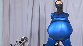 bauch aufpumpen mit sexmaschiene