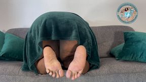 Explosive Farty Countdown - Queensizesexyfeet