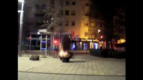 Mar&iacute_a Lizana se desnuda en un parque p&uacute_blico