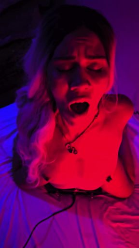 Lila and the Motor Bunny (shaking orgasm)