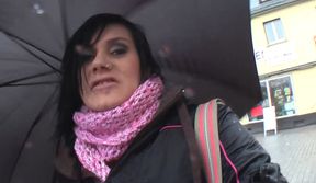 deutsche taschgeld schlampe zeigt fuer 10er Ihre Pussy