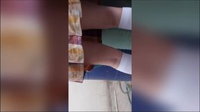 encuentro a mi hijastra jovencita estudiante sola en casa lavando sus calzones, hijastra y padrastro.