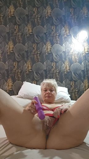 MILF Mature Slut Plays with Her Wet Clit