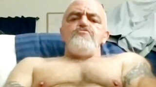 Stor kuk anal pounding for lubben spansk pappa bjørner i dampende hjemmelaget opptak