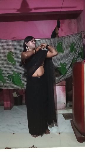 Key moment from "Madhuri bhabhi apni gand me do egg dalikali sari pehenkar"