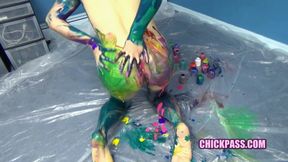 Asian cutie Yuka plays with paint
