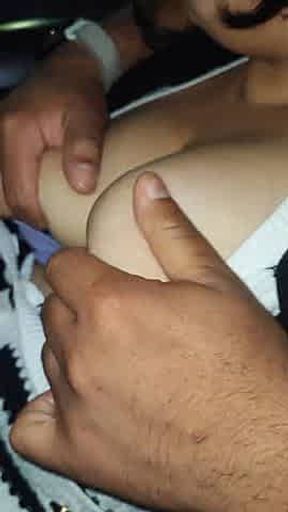 Tocan a mi esposa un pasaje al azar.