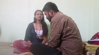 Thick Indian woman is making a sex tape with her partner