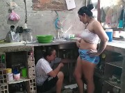 le hago mantenimiento al coño de la vecina ya que su marido esta de viaje