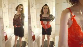 la petite coquine qui ce masturbe