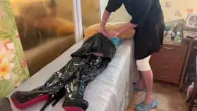 Massage the tranny till cum