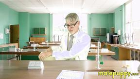 ”Daddy Richard Lennox does weird science experiments while farting”