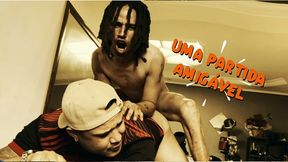 numa disputa de video game os prim0s nao podia dar em outra a nao ser disputar o cuzinho virgem deles