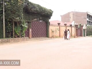 Curvy woman gives a hot award to the man carrying her groceries