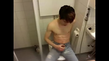 Boy - quick jerk-off in jeans