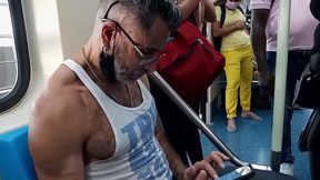 Os tr&ecirc_s amigos se reunir&atilde_o para uma conversa e logo come&ccedil_ar&atilde_o a se pegar