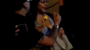 Mr.Camaleon besando a gordita bella