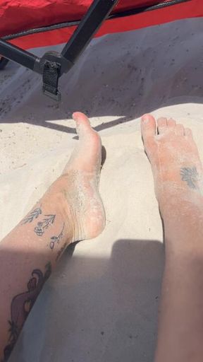 Sandy Beach Feet 👣