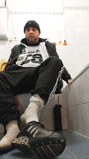 After the Cinema in Wc. Dirtyjunkbro and Socks