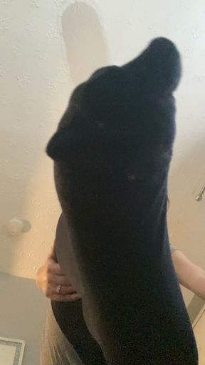 Nylon foot stomping 🦶🏻