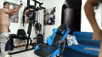 Ema no me dejar entrenar tranquilo quiere mi polla