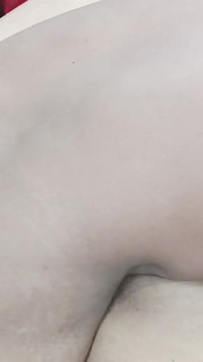 Kala land ne Indian bhabhi ki jor dar se chudhai ki aor cikh nikal di   Clip 1