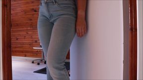 This new inhabitant is going to meet his very special neighbor