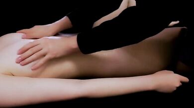 SHE WANTED A HOT MASSAGE THEN BROKE DOWN ASIAN LADY CUMMING LOUD FOR IT