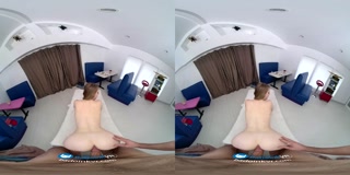 Brunette Babe Ashley Lane Delivers Pizza And Squirting Pussy VR Porn