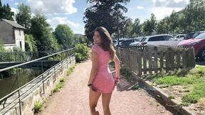 ”Pénélope, 23 years old, caliente college girl!”