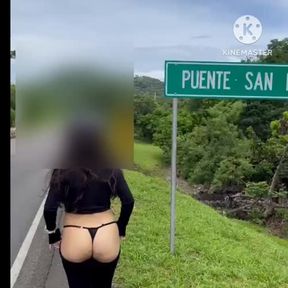 Estaba muy caliente y me masturbe en la orilla en la carretera, teniendo un rico squirt!! 

Mi meta es enseñar mis nalgas en toda #Nicaragua