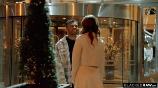 BLACKEDRAW BBC-Addicted Influencer Hope Heaven Blows Stranger In Elevator