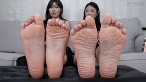 Asian beauty Xiaoying and Hanhan showcase their four sexy big 40EU feet10 HD
